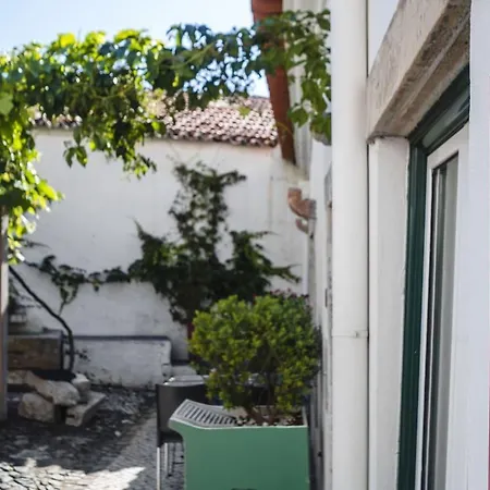 كاسا دو باتيو باي شادو بيت ضيافة Lisboa