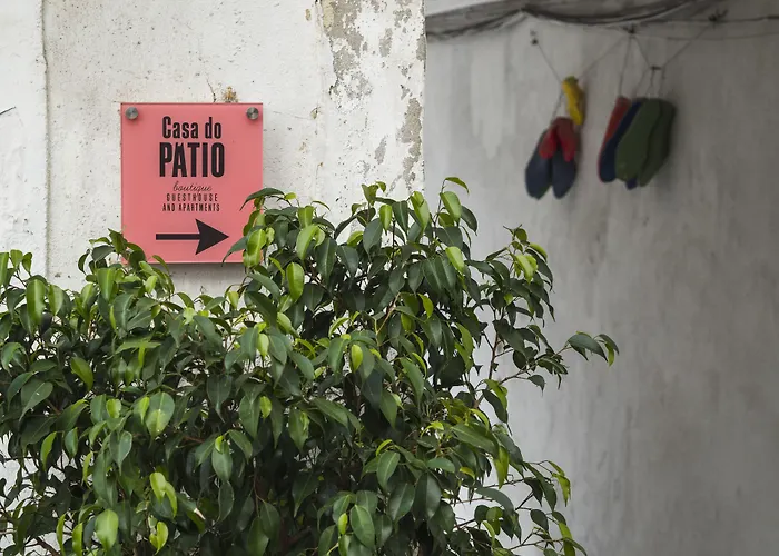 Гостевой дом Casa Do Patio By Shiadu Лиссабон